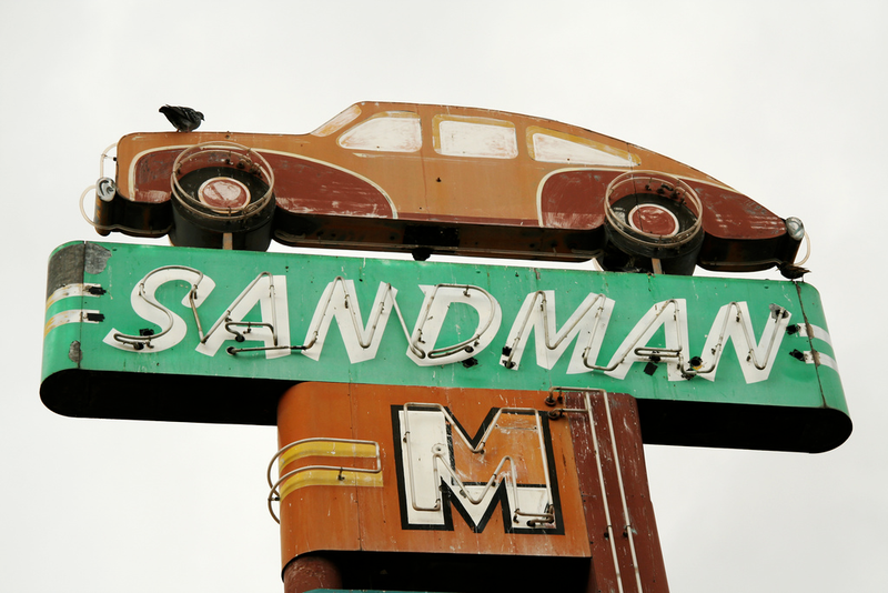 Illustration for article titled The 1950s Space Age style known as Googie lives on forever